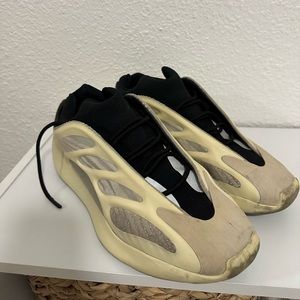 Adidas Yeezy Boost 700 V3 Azael